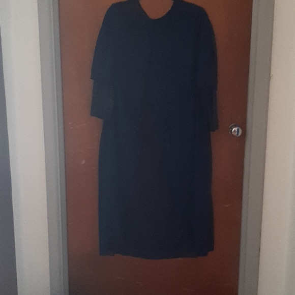 Dresses - Picture 5 of 5